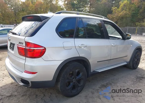 2011 BMW X5 xDrive50I z USA, uszkodzony, nr VIN 5UXZV8C53BL421287